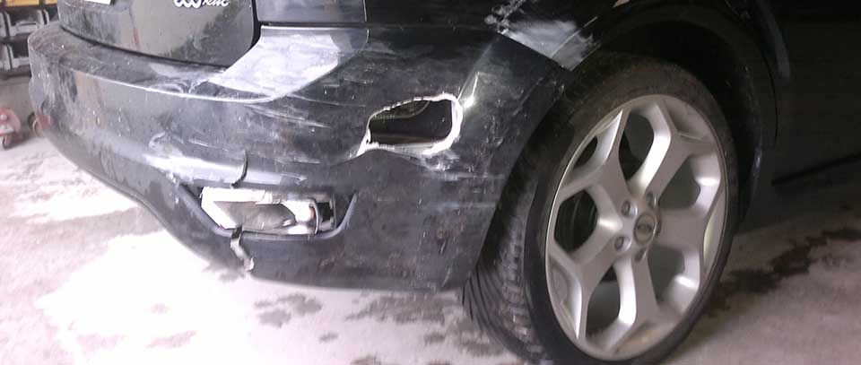 Auto Body Repair Sligo Home page, picture of damaged car